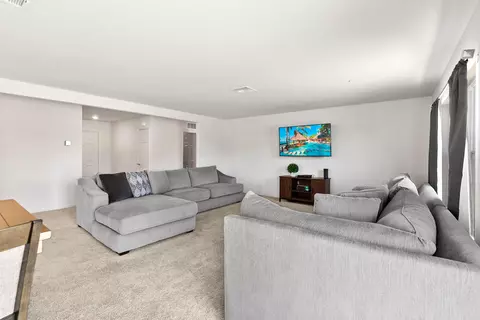 2036 Newgrove St E, Lancaster, CA 93535 photo 4
