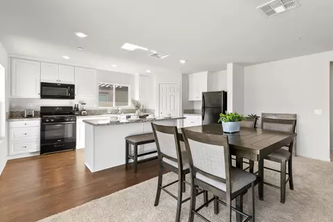 2036 Newgrove St E, Lancaster, CA 93535 photo 8