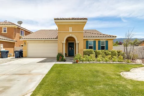 910 Aleah Ln, Tehachapi, CA 93561 photo 1