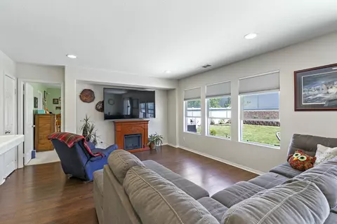 910 Aleah Ln, Tehachapi, CA 93561 photo 9