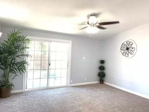 429 E Lingard St, Lancaster, CA 93535 photo 4