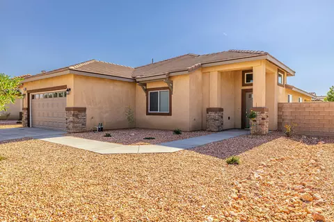 45030 Price Ln, Lancaster, CA 93535 photo 2