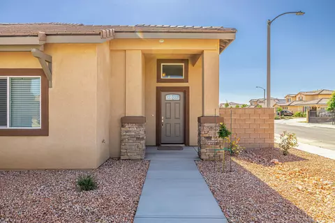 45030 Price Ln, Lancaster, CA 93535 photo 3