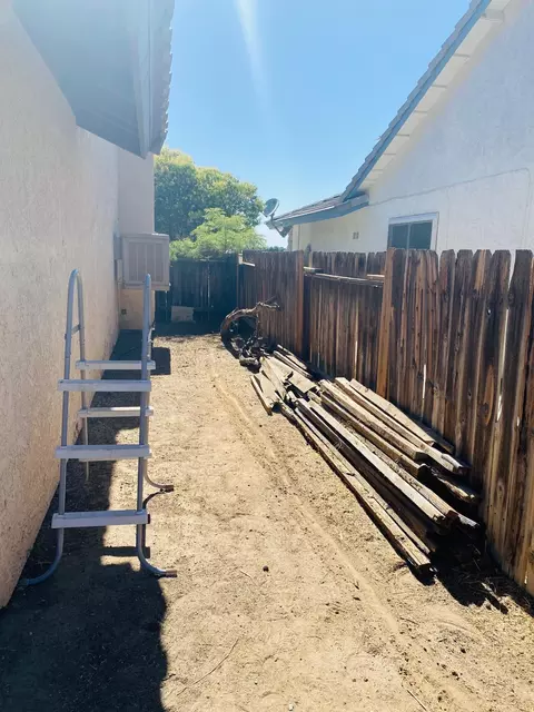 43902 E 27th St, Lancaster, CA 93535 photo 4