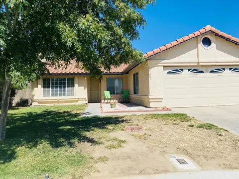 43902 E 27th St, Lancaster, CA 93535 photo 2
