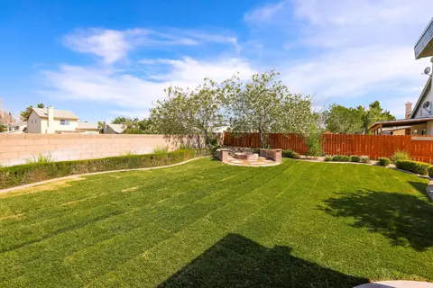 44708 Shadowcrest Dr, Lancaster, CA 93536 photo 22