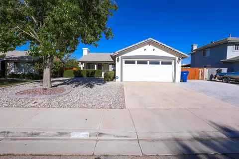 44708 Shadowcrest Dr, Lancaster, CA 93536 photo 17