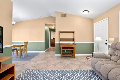 44708 Shadowcrest Dr, Lancaster, CA 93536 photo 4