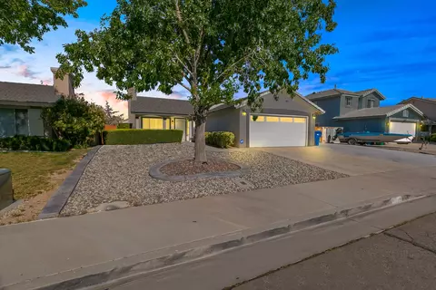 44708 Shadowcrest Dr, Lancaster, CA 93536 photo 1