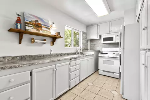 18247 Alps Dr, Tehachapi, CA 93561 photo 12