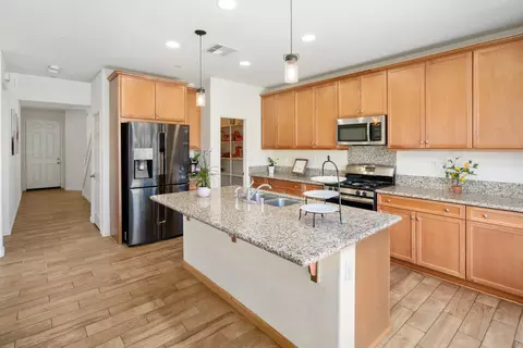 37446 Lancewood Pl, Palmdale, CA 93551 photo 3