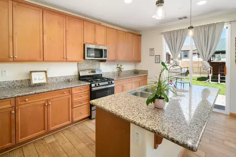 37446 Lancewood Pl, Palmdale, CA 93551 photo 2