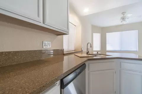 44030 11th St, Lancaster, CA 93535 photo 12