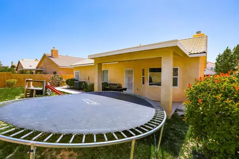44134 Coral Dr, Lancaster, CA 93536 photo 29