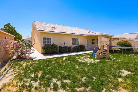 44134 Coral Dr, Lancaster, CA 93536 photo 27
