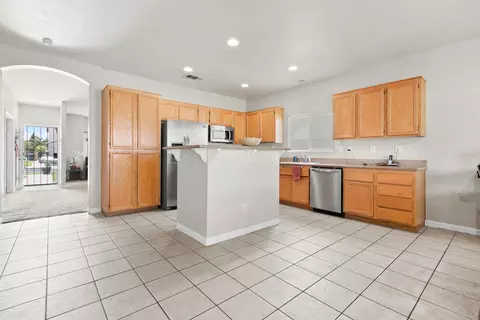 44134 Coral Dr, Lancaster, CA 93536 photo 7