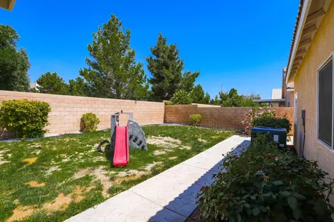 44134 Coral Dr, Lancaster, CA 93536 photo 24