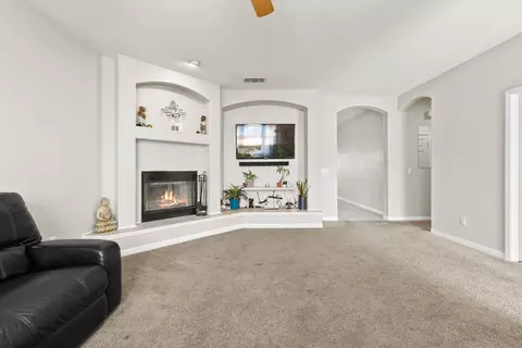 44134 Coral Dr, Lancaster, CA 93536 photo 4