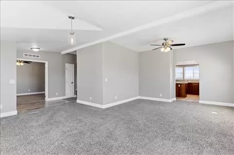 17401 Grove Ave, Tehachapi, CA 93561 photo 6