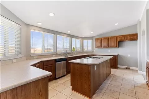 17401 Grove Ave, Tehachapi, CA 93561 photo 10