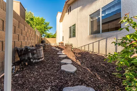 42863 Fenner Ave, Lancaster, CA 93536 photo 20