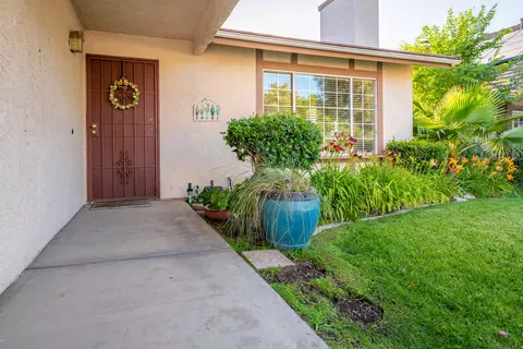 42863 Fenner Ave, Lancaster, CA 93536 photo 4