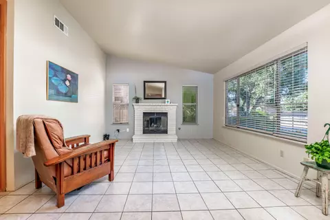 42863 Fenner Ave, Lancaster, CA 93536 photo 5