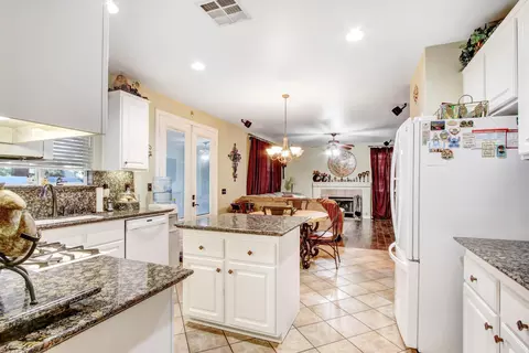 45705 Coventry Ct, Lancaster, CA 93534 photo 13