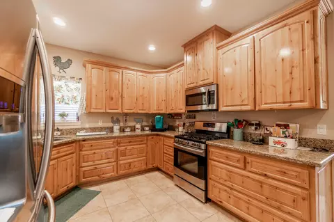 22800 Camp Dr, Tehachapi, CA 93561 photo 6