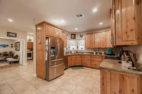 22800 Camp Dr, Tehachapi, CA 93561 photo 5