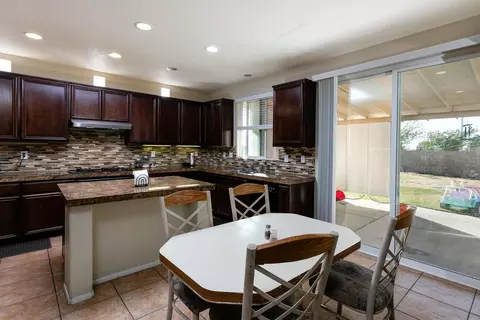 4819 W Avenue J2, Lancaster, CA 93536 photo 10
