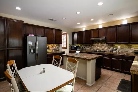 4819 W Avenue J2, Lancaster, CA 93536 photo 11