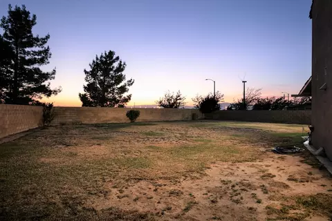 4819 W Avenue J2, Lancaster, CA 93536 photo 3