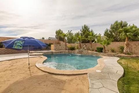 7153 Hemlock Ave, Lancaster, CA 93536 photo 13