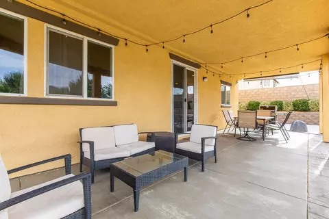 7153 Hemlock Ave, Lancaster, CA 93536 photo 9