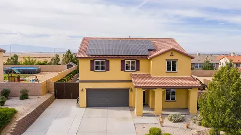 7153 Hemlock Ave, Lancaster, CA 93536 photo 3