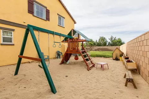 7153 Hemlock Ave, Lancaster, CA 93536 photo 10
