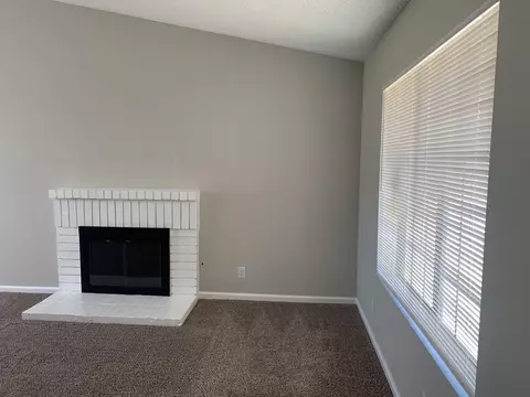 316 Meadowbrook Ct, Tehachapi, CA 93561 photo 3