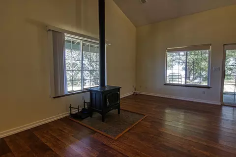 28320 Deertrail Dr, Tehachapi, CA 93561 photo 8