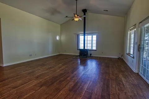 28320 Deertrail Dr, Tehachapi, CA 93561 photo 5