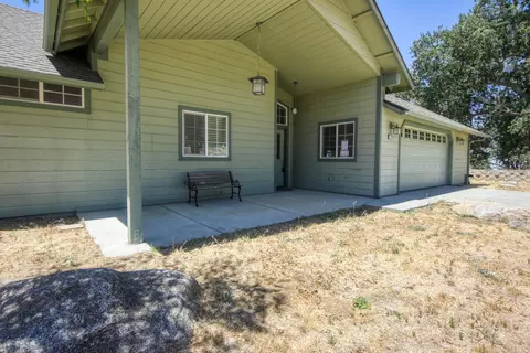 28320 Deertrail Dr, Tehachapi, CA 93561 photo 4