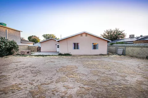 44300 Benald St, Lancaster, CA 93535 photo 14