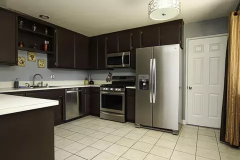 44300 Benald St, Lancaster, CA 93535 photo 5