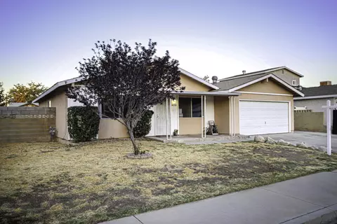 44300 Benald St, Lancaster, CA 93535 photo 2