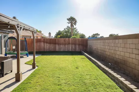 2159 E Bend Ave, Lancaster, CA 93535 photo 25