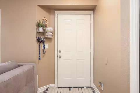 2159 E Bend Ave, Lancaster, CA 93535 photo 3