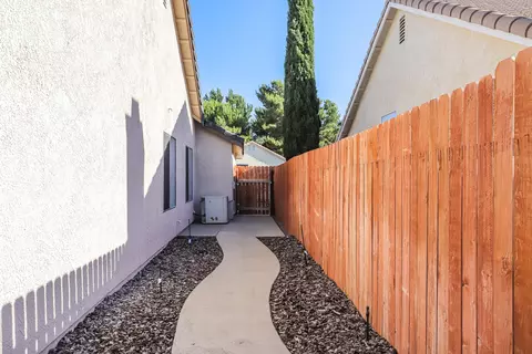 2159 E Bend Ave, Lancaster, CA 93535 photo 27
