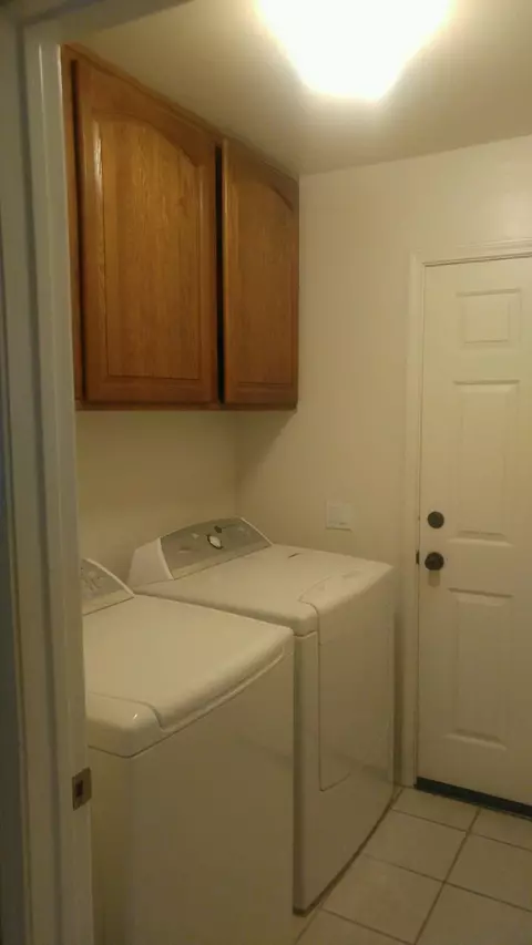 42331 Round Hill Dr, Lancaster, CA 93536 photo 4