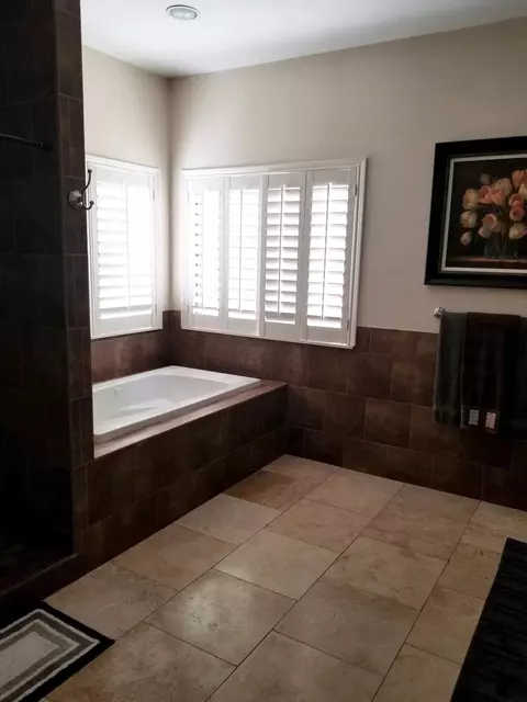 42331 Round Hill Dr, Lancaster, CA 93536 photo 9