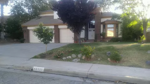 42331 Round Hill Dr, Lancaster, CA 93536 photo 1